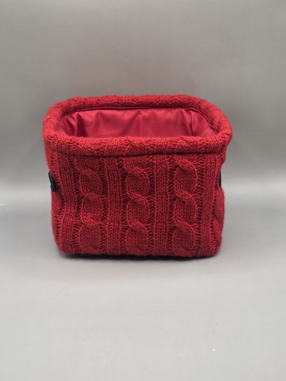 Target Threshold Holiday Red Cable Knit Storage Basket Faux Leather Handle Small